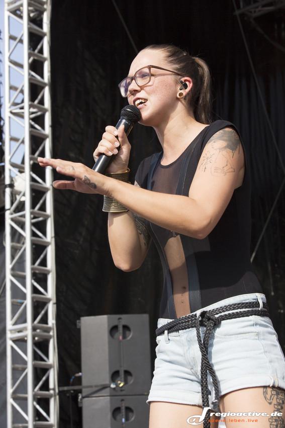 Stefanie Heinzmann (live in Bad Vilbel, 2014)